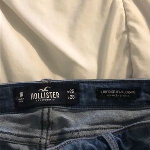 Hollister ripped jeggings
